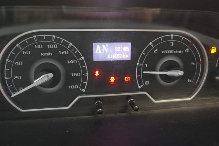 Used SAIC MAXUS Xintu V80 2021 2.0T AMT Classic Aoyuntong Long Wheelbase Mid-Roof 6/7/8/9-Seater Instrument Cluster