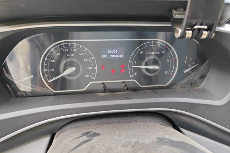 Used SAIC MAXUS Xintu V80 2021 2.0T Manual Classic Aoyuntong 127 PS Mid-axle Mid-roof 6/7/8/9-Seater Instrument Cluster