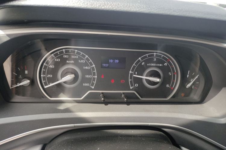 Used SAIC MAXUS Xintu V80 2021 2.0T PLUS Manual City Edition Short Wheelbase Ultra-Low Roof 5/6 Seats Instrument Cluster
