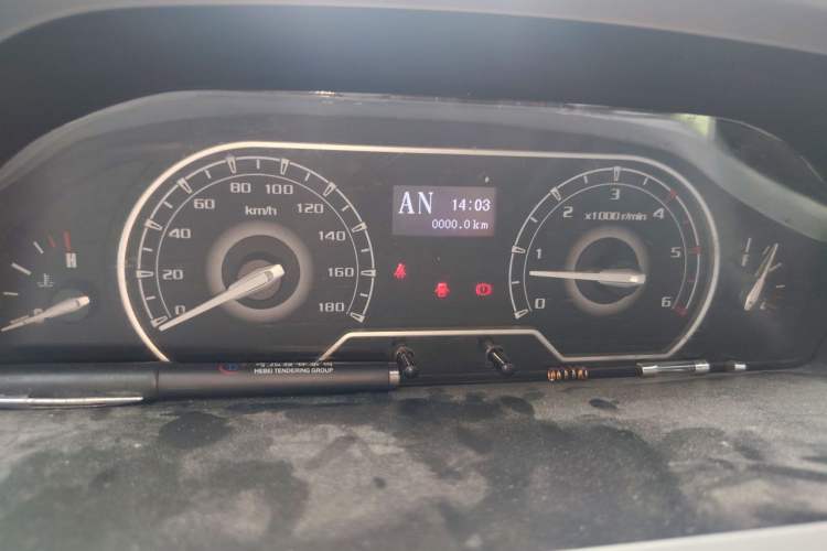 Used SAIC MAXUS Xintu V80 2021 2.0T AMT Classic Aoyuntong Long Wheelbase Mid-Roof 6/7/8/9-Seater Instrument Cluster