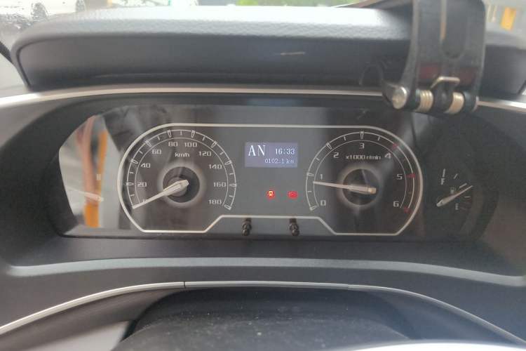 Used SAIC MAXUS Xintu V80 2021 2.0T AMT Classic Aoyuntong 127 PS Mid-axle Mid-roof 6/7/8/9-Seater Instrument Cluster