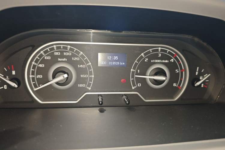 Used SAIC MAXUS Xintu V80 2021 2.0T Manual Classic Aoyuntong Long Wheelbase Mid-Roof 6/7/8/9-Seater Instrument Cluster