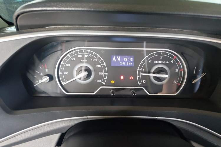 Used SAIC MAXUS Xintu V80 2021 2.0T PLUS AMT All-in-One King Long Wheelbase Mid-Roof Design—6/7/8/9-Seater Instrument Cluster