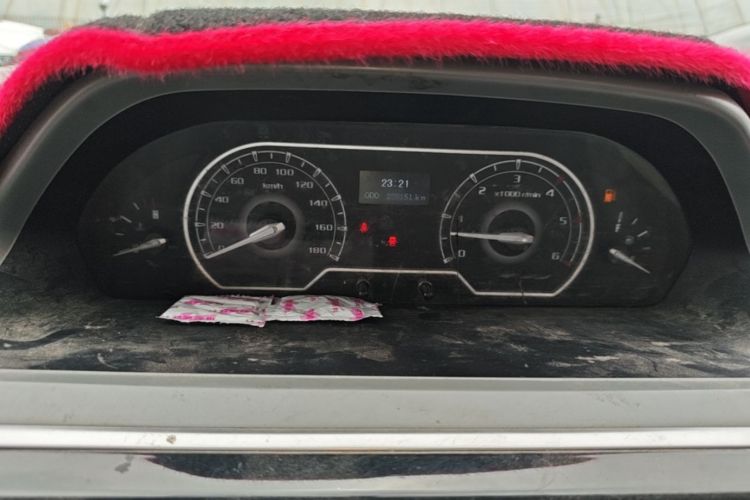 Used SAIC MAXUS Xintu V80 2021 2.0T Manual Classic Aoyuntong Long Wheelbase High-Roof 6/7/8/9-Seater Instrument Cluster