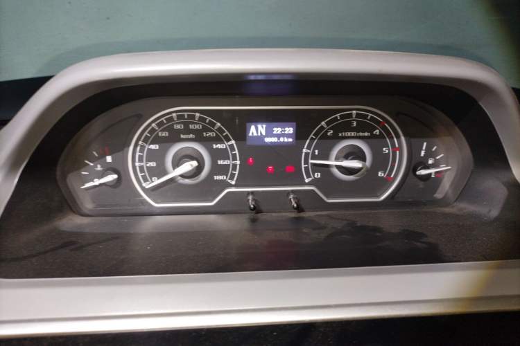 Used SAIC MAXUS Xintu V80 2021 2.0T AMT Classic City Distribution King Long Wheelbase Mid-Roof 3-Seater Instrument Cluster