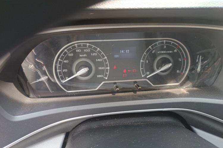 Used SAIC MAXUS Xintu V80 2021 2.0T Manual Classic Aoyuntong 127 PS Mid-axle Mid-roof 6/7/8/9-Seater Instrument Cluster