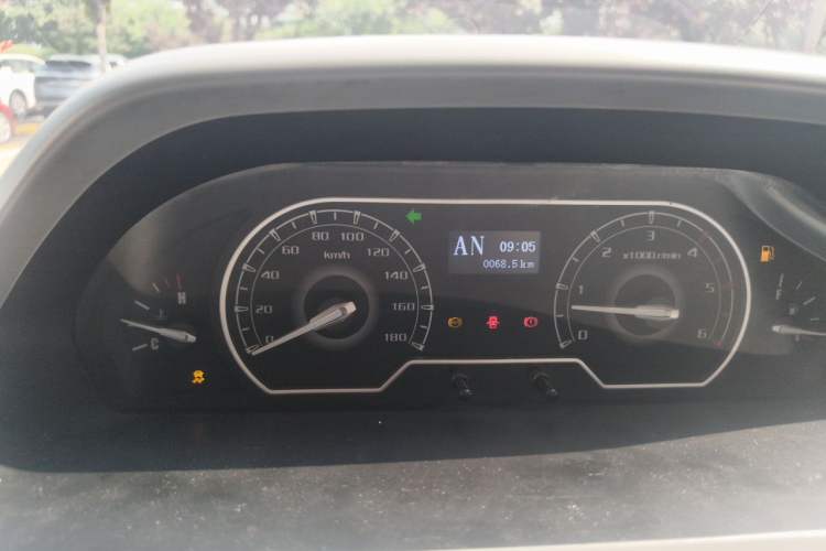 Used SAIC MAXUS Xintu V80 2021 2.0T AMT Classic Aoyuntong Long Wheelbase Mid-Roof 6/7/8/9-Seater Instrument Cluster
