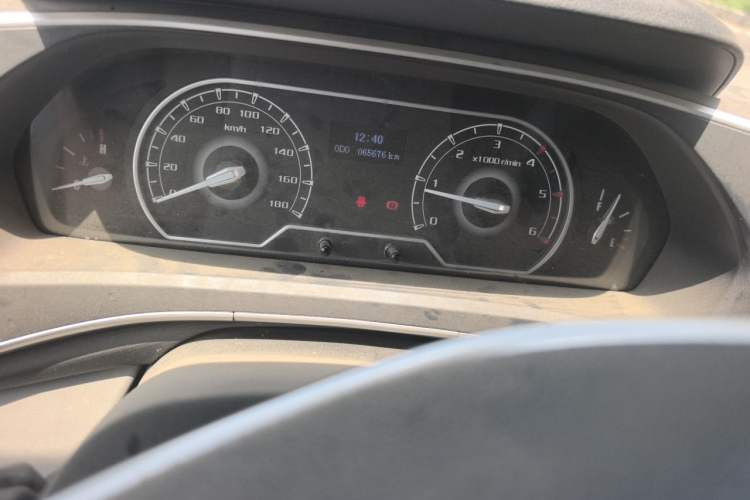 Used SAIC MAXUS Xintu V80 2021 2.0T Manual Classic Aoyuntong 127 PS Mid-axle Mid-roof 6/7/8/9-Seater Instrument Cluster