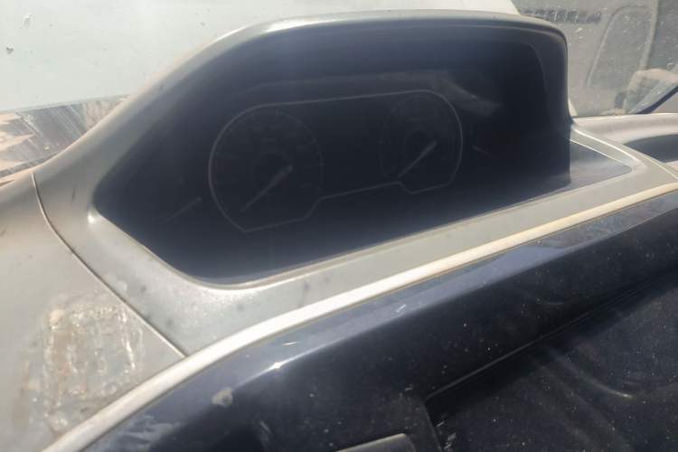 Used SAIC MAXUS Xintu V80  Instrument Cluster
