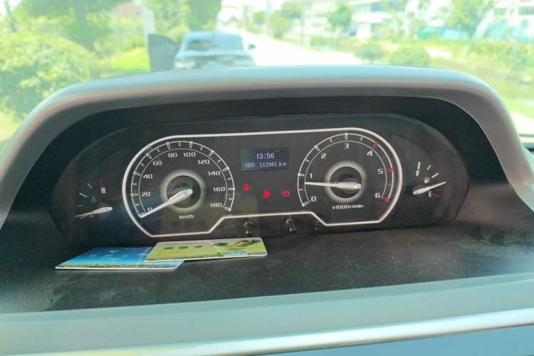 Used SAIC MAXUS Xintu V80  Instrument Cluster