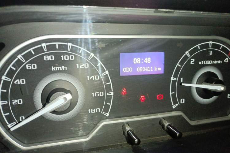 Used SAIC MAXUS Xintu V80 2021 2.0T Manual Classic Aoyuntong Short Wheelbase Mid-Height 7/8/9-Seater Instrument Cluster
