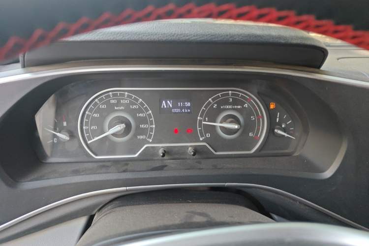 Used SAIC MAXUS Xintu V80 2021 2.0T PLUS AMT All-Rounder Short Wheelbase Mid-Roof 5/6/7/8/9-Seater Instrument Cluster