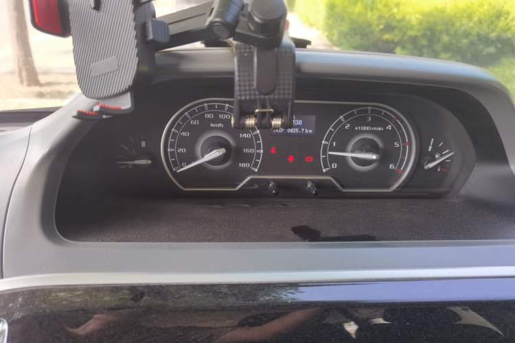 Used SAIC MAXUS Xintu V80 2021 2.0T Manual Classic Aoyuntong Long Wheelbase Mid-Roof 6/7/8/9-Seater Instrument Cluster