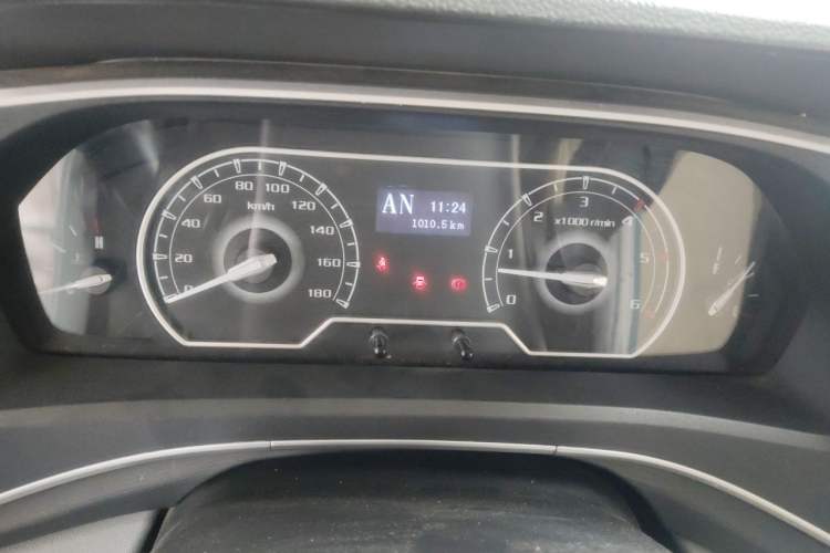 Used SAIC MAXUS Xintu V80 2021 2.0T PLUS AMT Aoyuntong Short-Wheelbase Mid-Roof 5/6-Seater Instrument Cluster