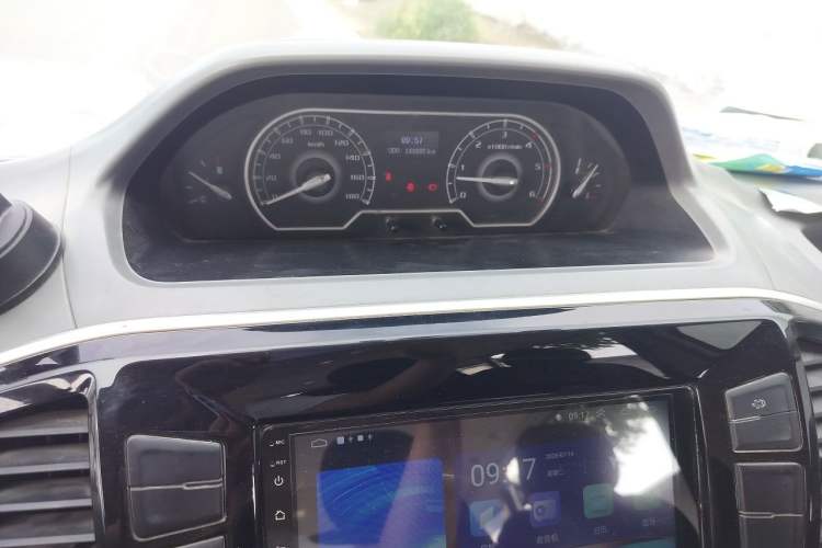 Used SAIC MAXUS Xintu V80 2021 2.0T Manual Classic Aoyuntong Short Wheelbase Ultra-Low Roof 5/6-Seater Instrument Cluster