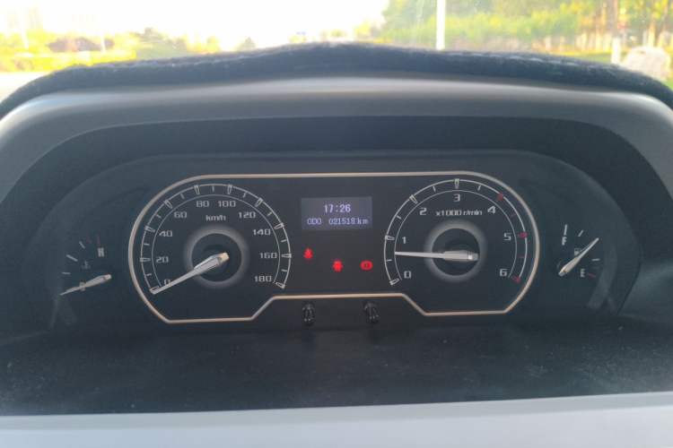 Used SAIC MAXUS Xintu V80 2021 2.0T Manual Classic Aoyuntong Short Wheelbase Mid-Roof 5/6-Seater Instrument Cluster