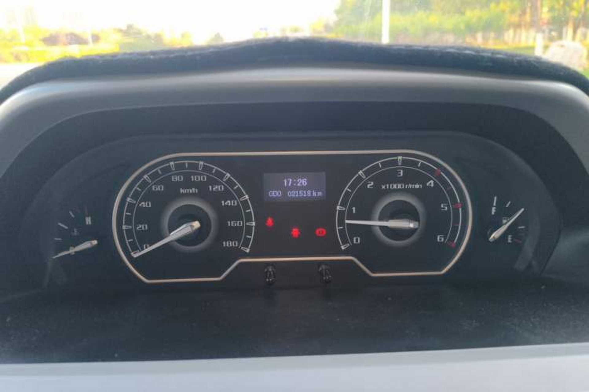 Used SAIC MAXUS Xintu V80 2021 2.0T Manual Classic Aoyuntong Short Wheelbase Mid-Roof 5/6-Seater Instrument Cluster