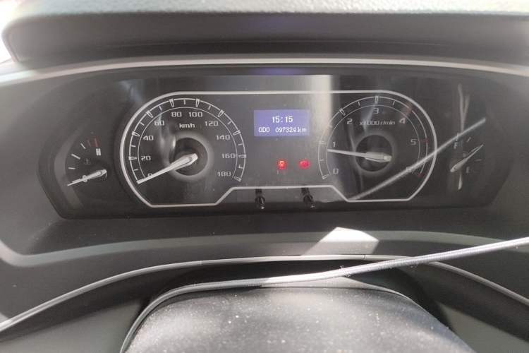 Used SAIC MAXUS Xintu V80 2021 2.0T Manual Classic Aoyuntong 127 PS Mid-axle Mid-roof 6/7/8/9-Seater Instrument Cluster