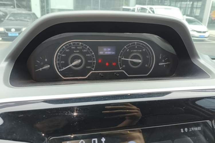 Used SAIC MAXUS Xintu V80 2021 2.0T Manual Classic Aoyuntong Long Wheelbase Mid-Roof 6/7/8/9-Seater Instrument Cluster