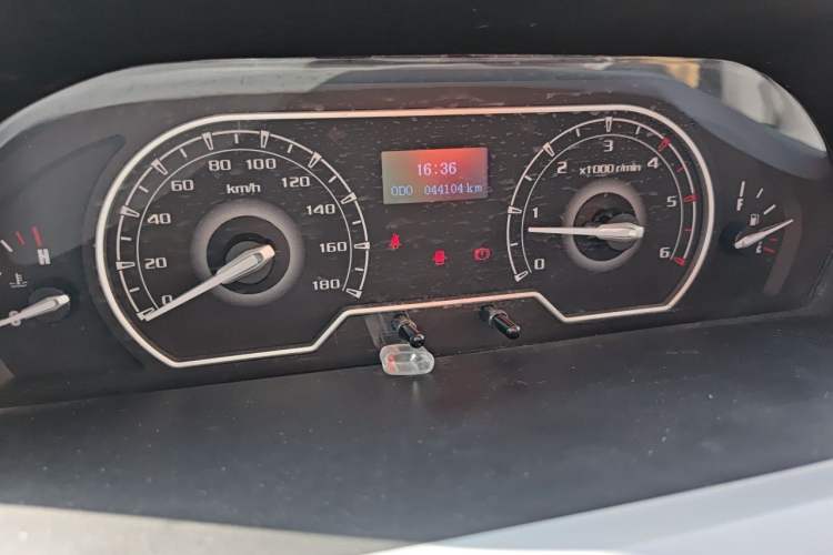 Used SAIC MAXUS Xintu V80 2021 2.0T Manual Classic Aoyuntong Short Wheelbase Ultra-Low Roof 5/6-Seater Instrument Cluster