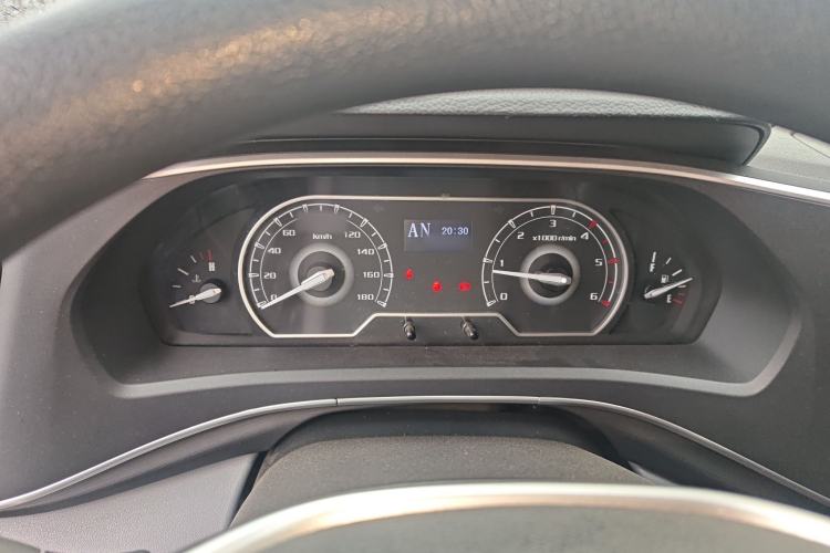 Used SAIC MAXUS Xintu V80 2021 2.0T PLUS AMT All-Rounder Long Wheelbase High-Roof 6/7/8/9-Seater Instrument Cluster