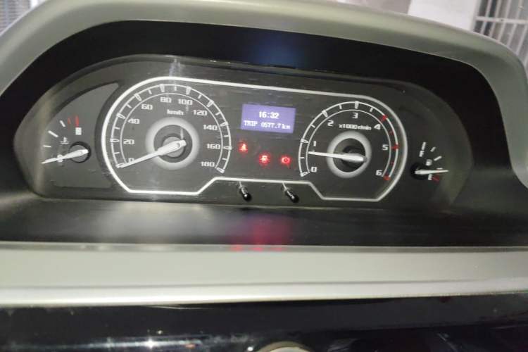 Used SAIC MAXUS Xintu V80 2021 2.0T Manual Classic Aoyuntong Long Wheelbase Mid-Roof 6/7/8/9-Seater Instrument Cluster