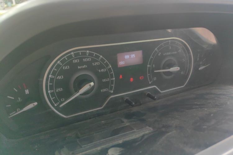 Used SAIC MAXUS Xintu V80 2021 2.0T Manual Classic Aoyuntong Short Wheelbase Mid-Roof 5/6-Seater Instrument Cluster