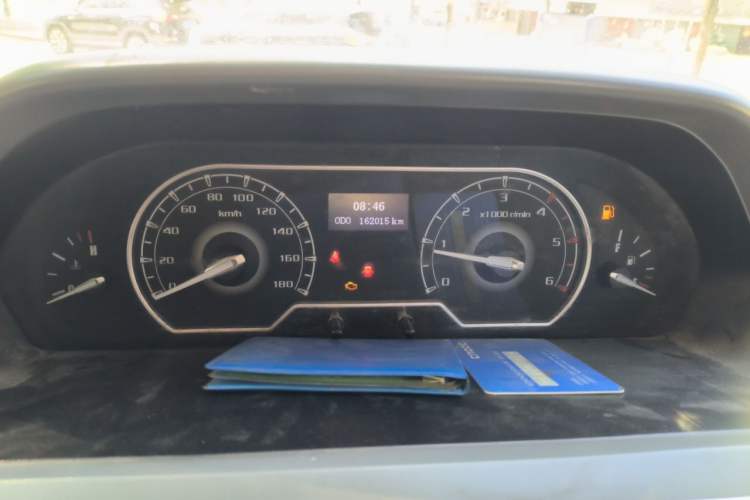 Used SAIC MAXUS Xintu V80 2021 2.0T Manual Classic Aoyuntong Long Wheelbase Mid-Roof 6/7/8/9-Seater Instrument Cluster