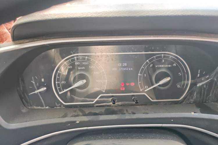 Used SAIC MAXUS Xintu V80 2021 2.0T Manual Classic Aoyuntong Long Wheelbase Mid-Roof 6/7/8/9-Seater Instrument Cluster