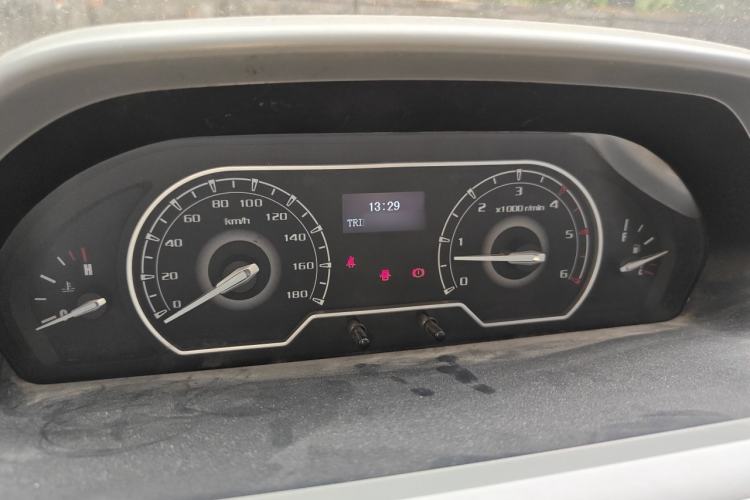 Used SAIC MAXUS Xintu V80 2021 2.0T Manual Classic Aoyuntong Short Wheelbase Mid-Roof 5/6-Seater Instrument Cluster