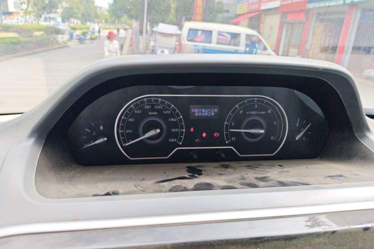 Used SAIC MAXUS Xintu V80 2021 2.0T Manual Classic Aoyuntong Short Wheelbase Mid-Roof 5/6-Seater Instrument Cluster