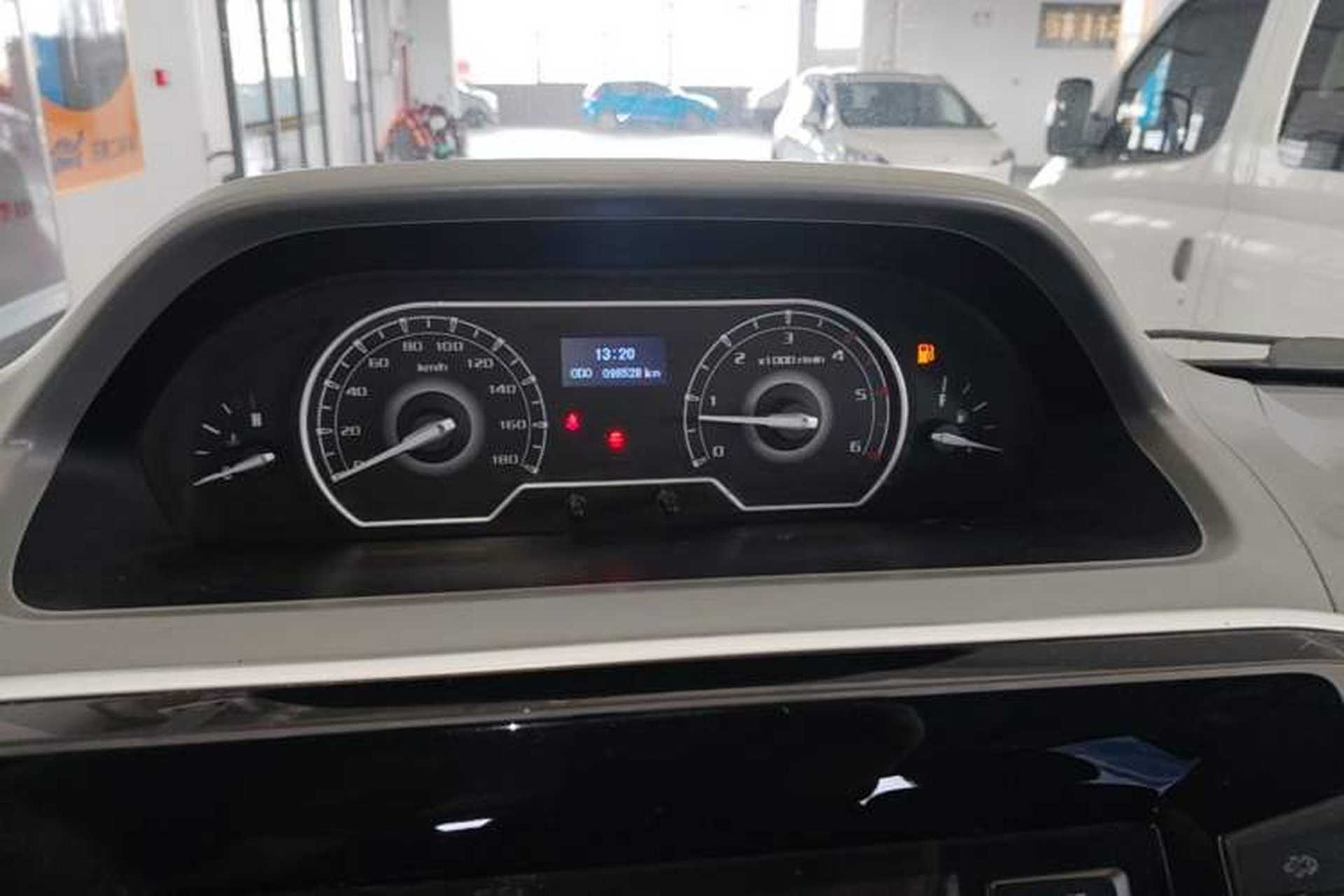 Used SAIC MAXUS Xintu V80 2021 2.0T Manual Classic Aoyuntong Short Wheelbase Ultra-Low Roof 5/6-Seater Instrument Cluster