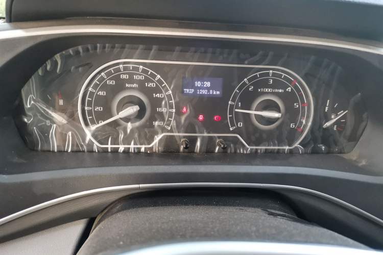 Used SAIC MAXUS Xintu V80 2021 2.0T Manual Classic Aoyuntong Short Wheelbase Ultra-Low Roof 5/6-Seater Instrument Cluster