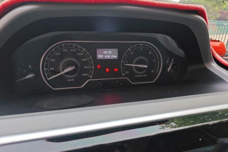 Used SAIC MAXUS Xintu V80  Instrument Cluster