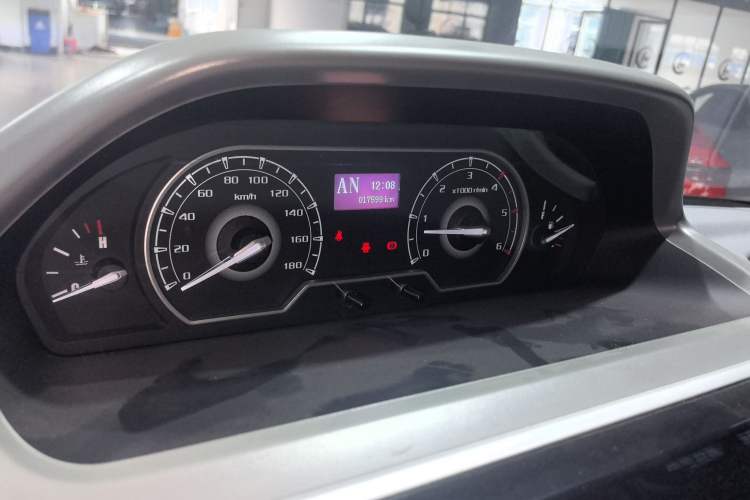 Used SAIC MAXUS Xintu V80 2021 2.0T PLUS AMT City Edition Short Wheelbase Ultra-Low Roof 5/6-Seater Instrument Cluster