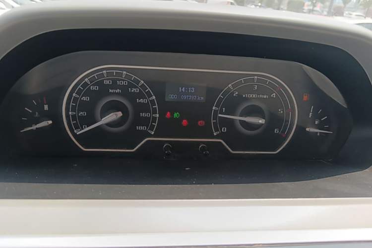 Used SAIC MAXUS Xintu V80 2021 2.0T Manual Classic Aoyuntong Long Wheelbase Mid-Roof 6/7/8/9-Seater Instrument Cluster