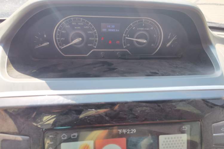 Used SAIC MAXUS Xintu V80 2021 2.0T Manual Classic Aoyuntong Short Wheelbase Mid-Roof 5/6-Seater Instrument Cluster