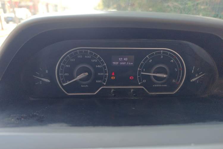 Used SAIC MAXUS Xintu V80  Instrument Cluster