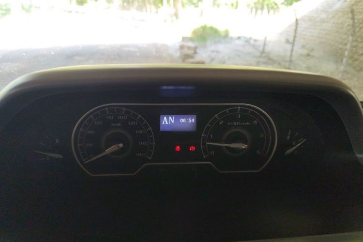 Used SAIC MAXUS Xintu V80 2021 2.0T AMT Classic Aoyuntong Short Wheelbase Mid-Roof 7/8/9-Seater Instrument Cluster