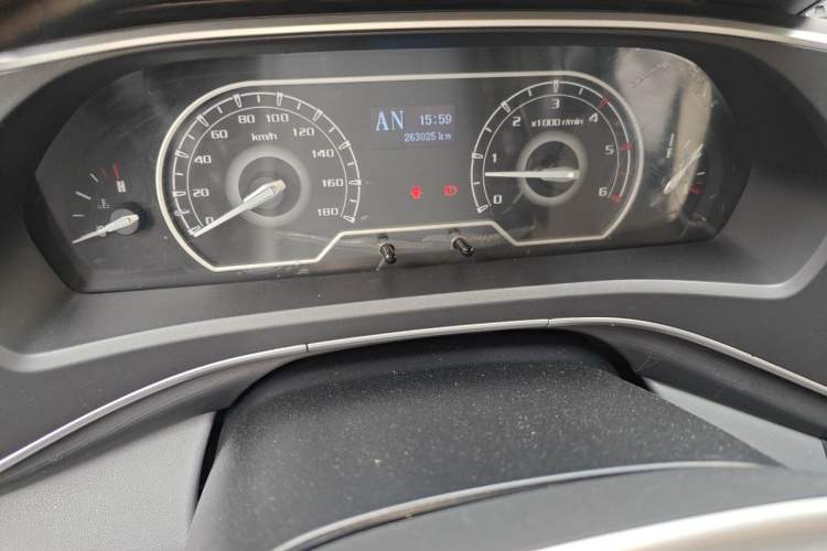Used SAIC MAXUS Xintu V80 2021 2.0T PLUS AMT City Edition Short Wheelbase Ultra-Low Roof 5/6-Seater Instrument Cluster