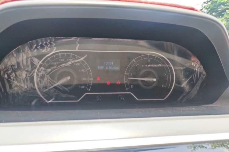 Used SAIC MAXUS Xintu V80 2021 2.0T Manual Classic City Delivery King Long Wheelbase Mid-Roof 3 Seats Instrument Cluster