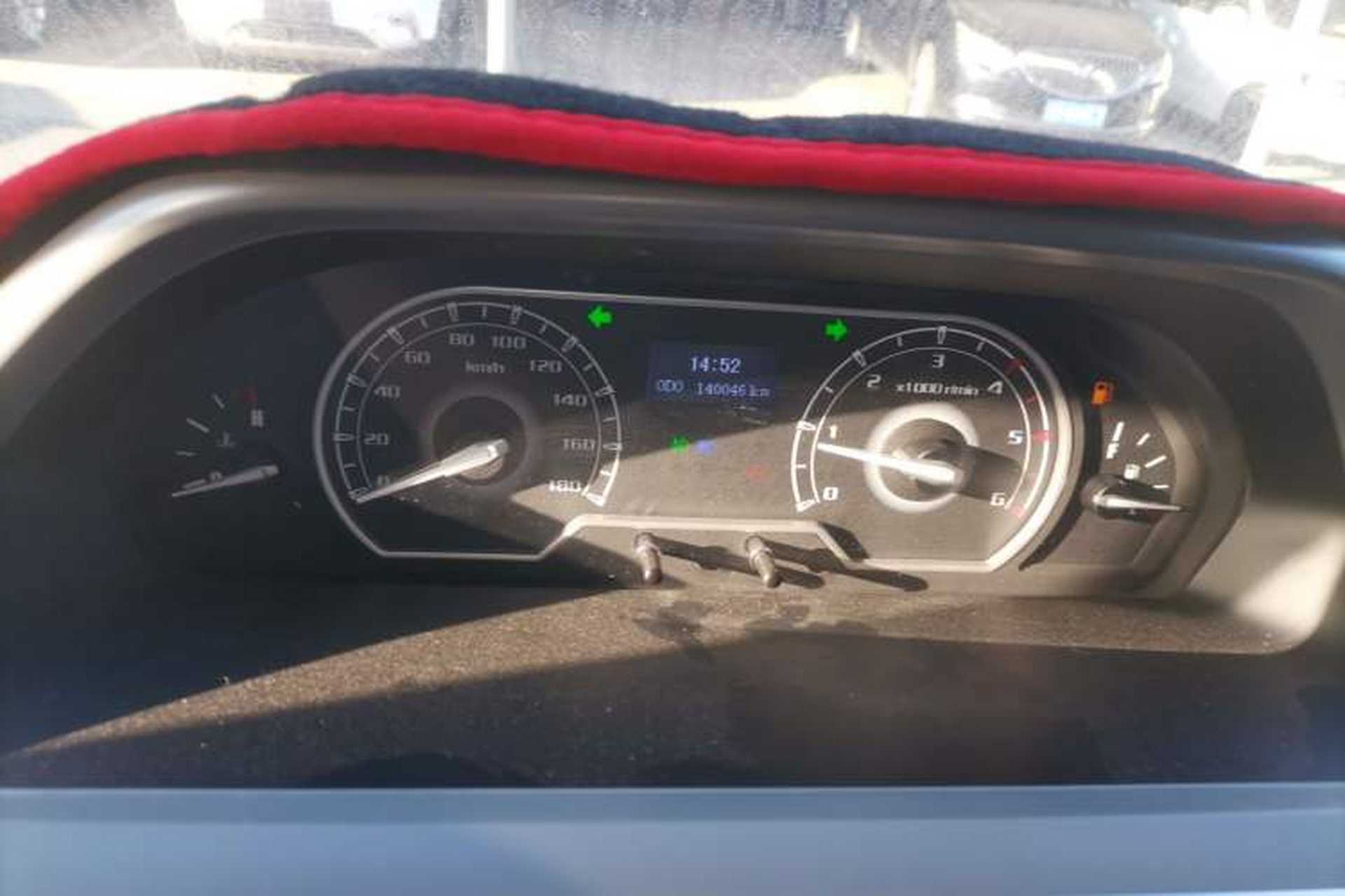 Used SAIC MAXUS Xintu V80 2021 2.0T Manual Classic City Delivery King Short Wheelbase Mid-Roof Design 3 Seats Instrument Cluster