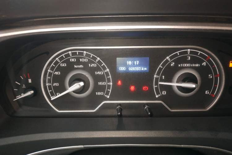 Used SAIC MAXUS Xintu V80 2021 2.0T Manual Classic Aoyuntong 127 PS Mid-axle Mid-roof 6/7/8/9-Seater Instrument Cluster