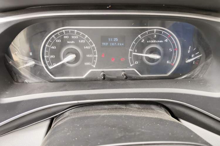 Used SAIC MAXUS Xintu V80 2021 2.0T AMT Classic Aoyuntong 127 PS Mid-axle Mid-roof 6/7/8/9-Seater Instrument Cluster