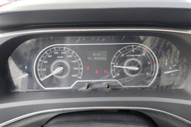 Used SAIC MAXUS Xintu V80 2021 2.0T Manual Classic Aoyuntong 127 PS Mid-axle Mid-roof 6/7/8/9-Seater Instrument Cluster