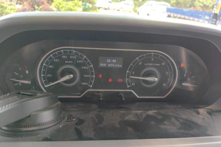 Used SAIC MAXUS Xintu V80 2021 2.0T Manual Classic City Delivery King Long Wheelbase Mid-Roof 3 Seats Instrument Cluster