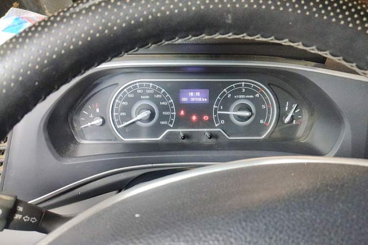Used SAIC MAXUS Xintu V80 2021 2.0T Manual Classic Aoyuntong 139 PS Mid-axle Mid-roof 6/7/8/9-Seater Instrument Cluster