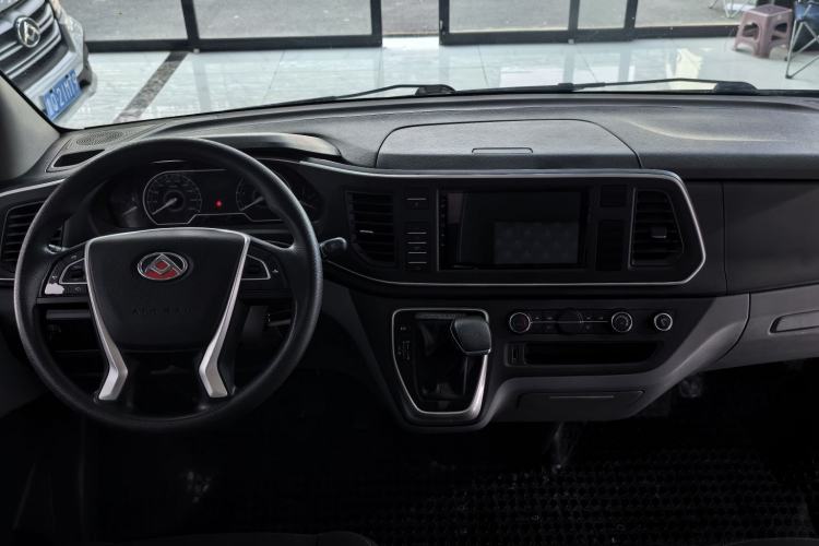 Used SAIC MAXUS Xintu V80 2021 2.0T PLUS AMT All-Rounder Long Wheelbase High-Roof 6/7/8/9-Seater Interior 6