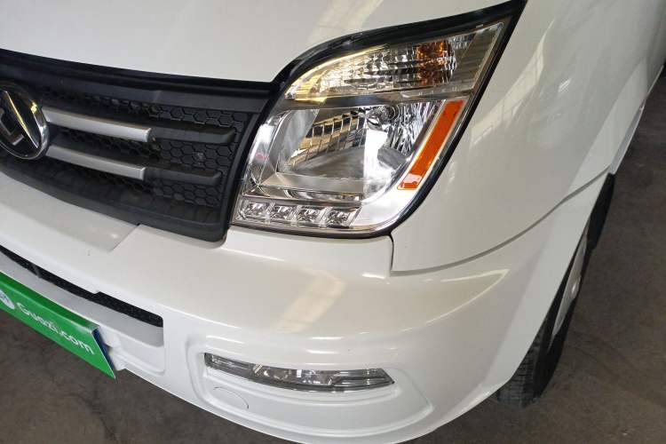Used SAIC MAXUS Xintu V80 2021 2.0T Manual Classic Aoyuntong Short Wheelbase Ultra-Low Roof 7/8/9-Seater Left Front Headlight