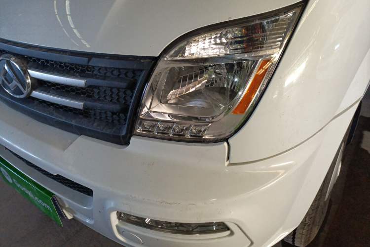 Used SAIC MAXUS Xintu V80 2021 2.0T Manual Classic Aoyuntong Short Wheelbase Mid-Height 7/8/9-Seater Left Front Headlight
